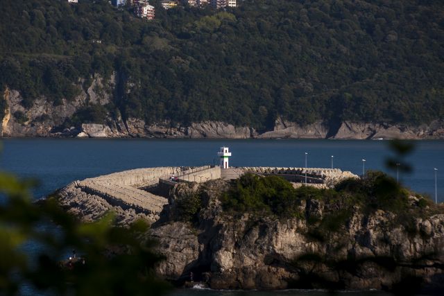Amasra kalesi, koylar ve liman