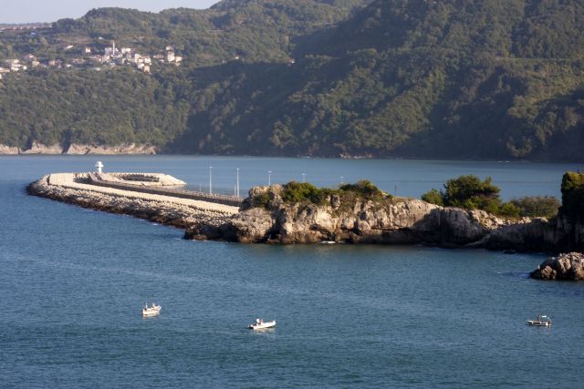 Amasra kalesi, koylar ve liman